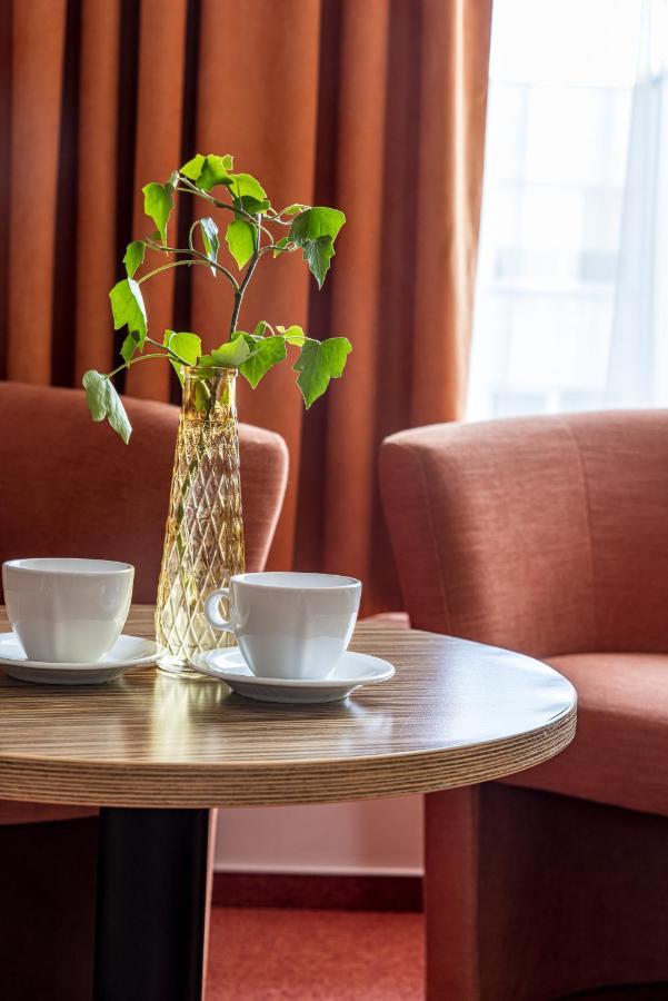 Info Hotel Паланга Экстерьер фото