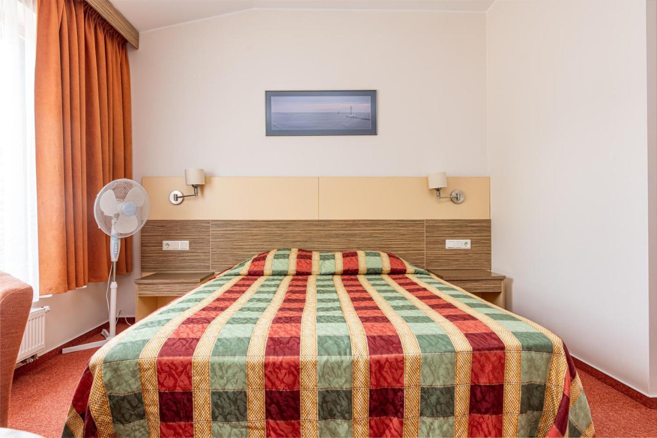 Info Hotel Паланга Экстерьер фото